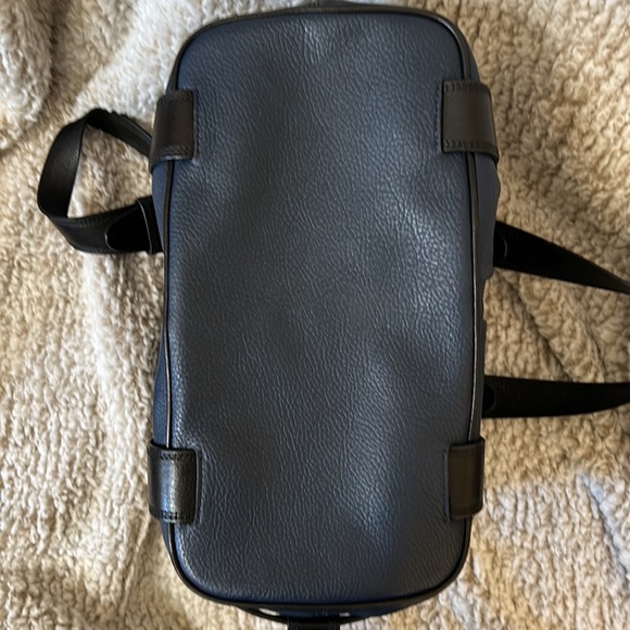 Nice Large Authentic Michael Kors Navy & Black Leather Purse in Great Condition - Picture 7 of 13